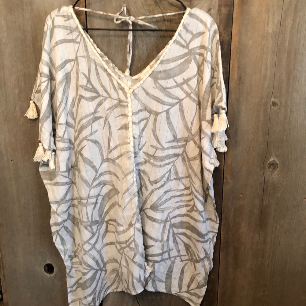 NWOT Surf Gypsy Tassel Kimono Leaf Print in Cream Size Small